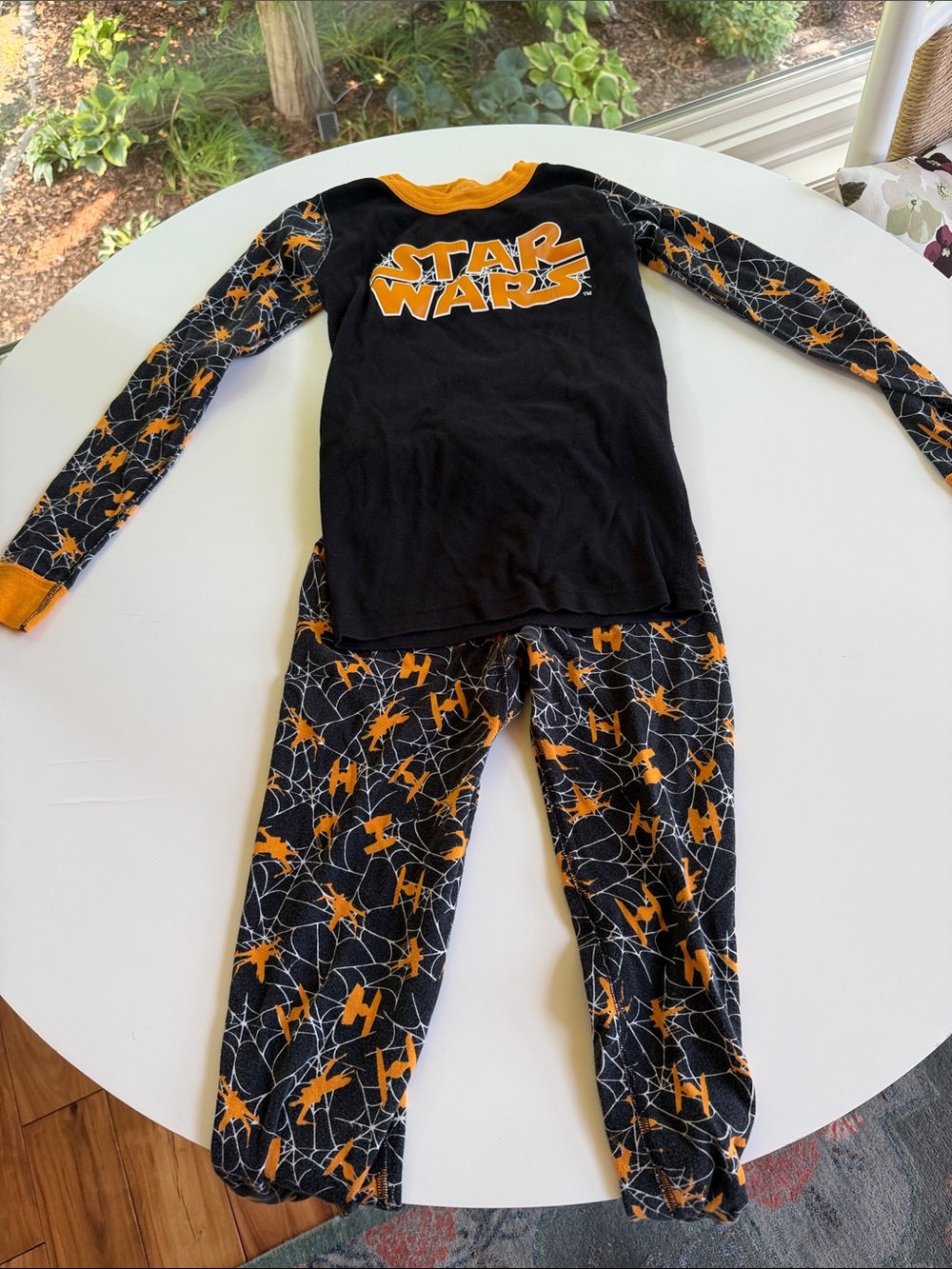 Hanna Andersson Black and Orange Star Wars Kids Pajama Set - Picture 1 of 4